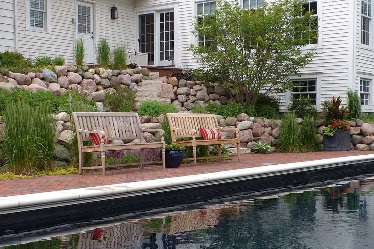 boulder-retaining-wall-pool
