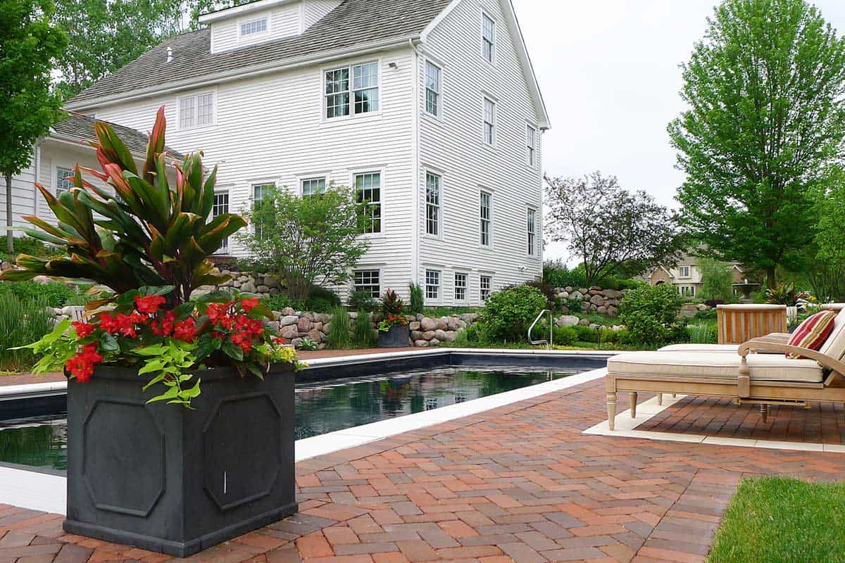 brick-patio-black-bottom-pool