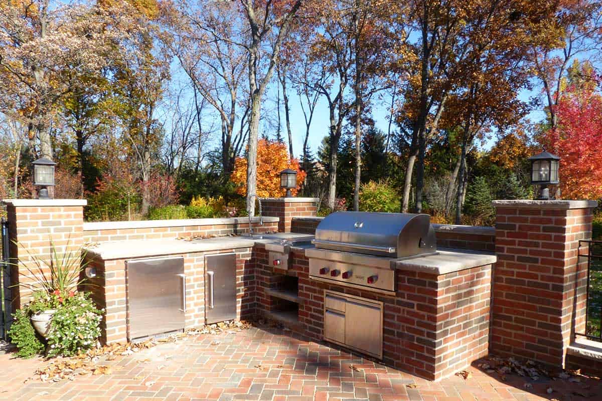 Lake Forest Outdoor Kitchen and Built-in Grill